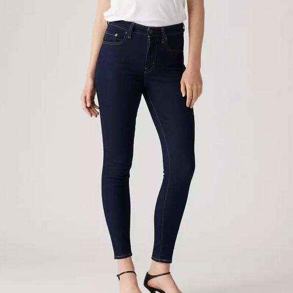 Levi’s Skinny Jeans - Picture 1 of 7